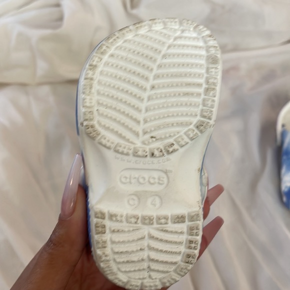 Sky Rainbow Crocs Size 4, Toddler - Picture 2 of 3